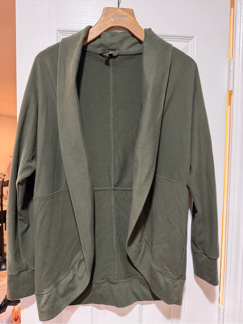 Banana republic cardigan sweater / women’s medium